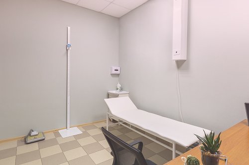 Комната с медицинским оборудованием для пациентов